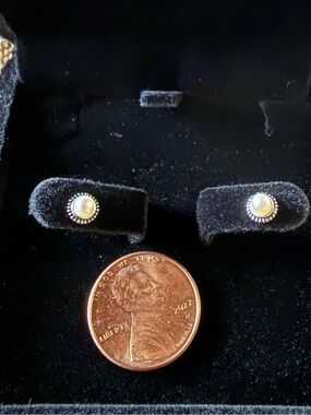 Silpada 925 mini pearl stud earrings